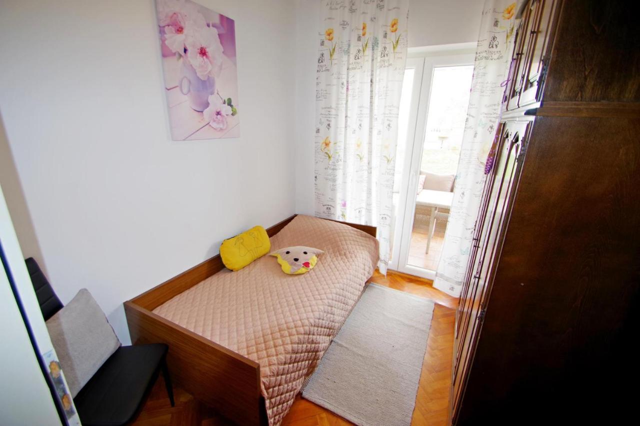 Apartment Suzi Valdebek Пула Экстерьер фото